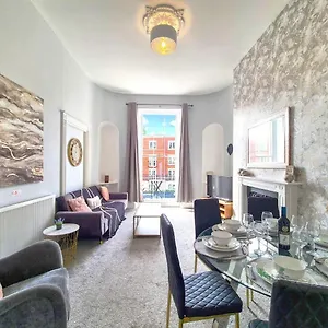 Margaret's Terrace By Fortuna Property Cheltenham